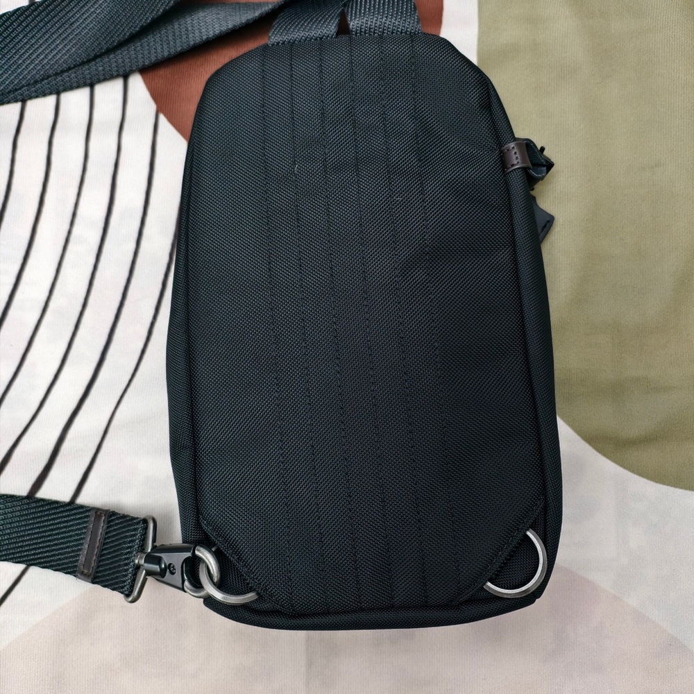 🥥Tumi Alpha Bravo Compact Shoulder Bag|Chest Pack - Picture 3 of 6